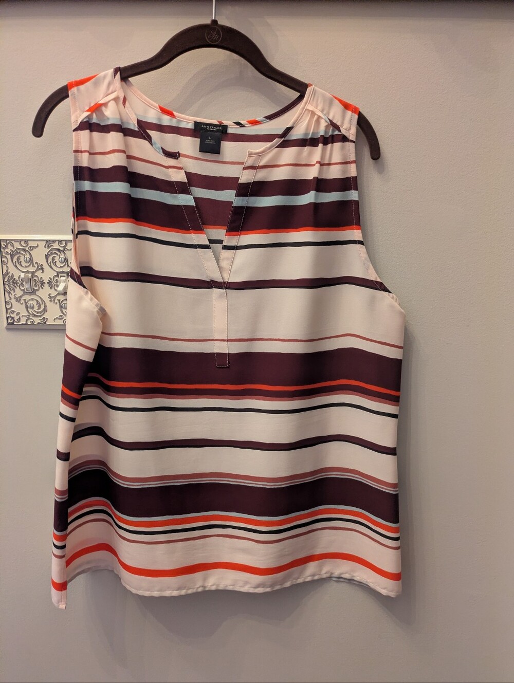 Ann Taylor Sleeveless Striped V-Neck Camisole in Cream, Burgundy and Orange
